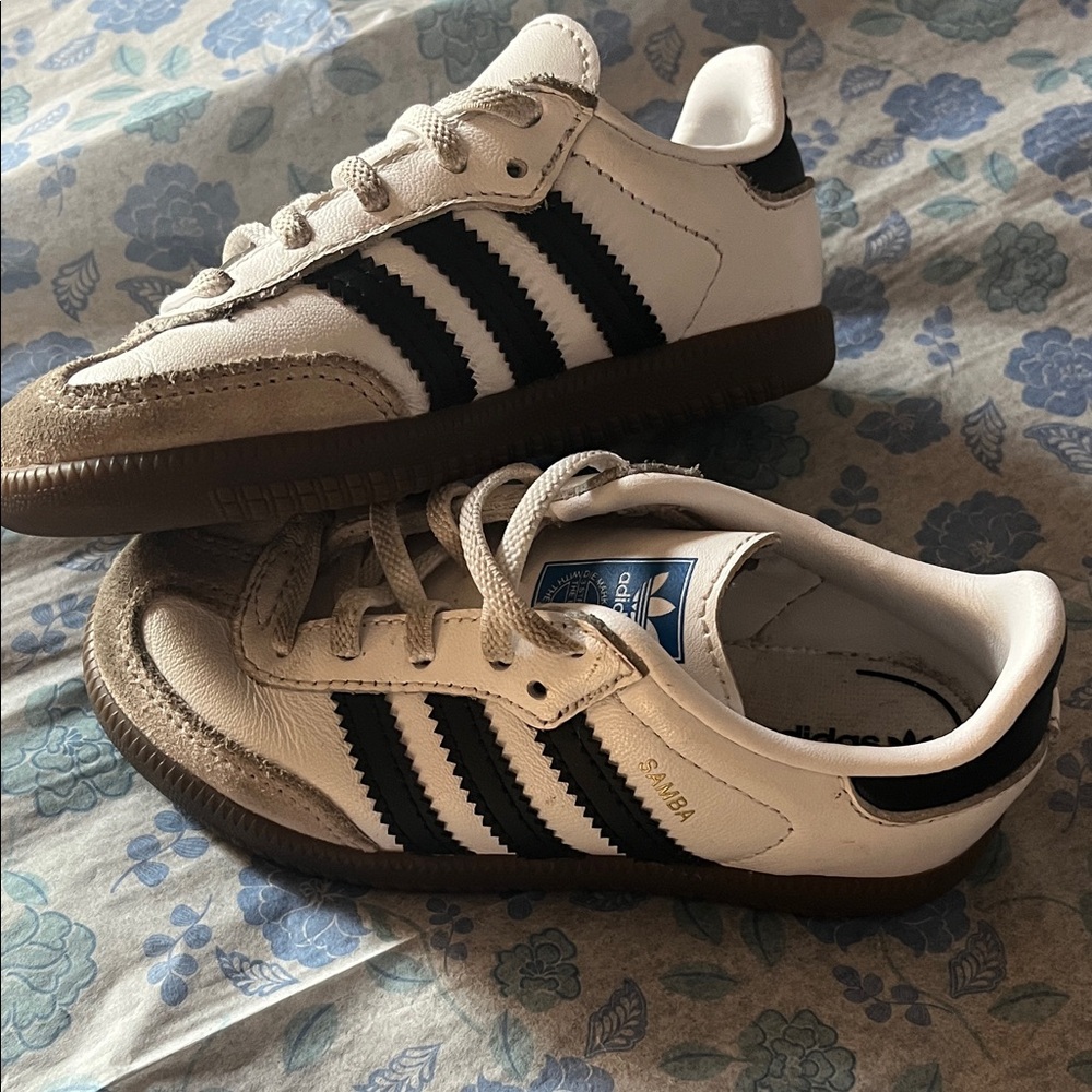 adidas White Black Gum Sole Classic Sneakers